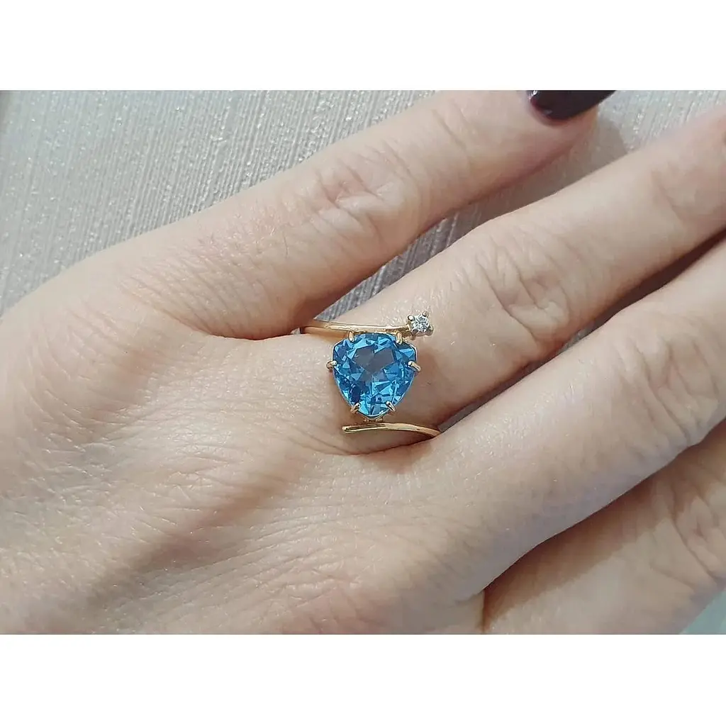 Золоте кільце Гаразд з діамантами і топазом. 3022221 18,5 - фото 2