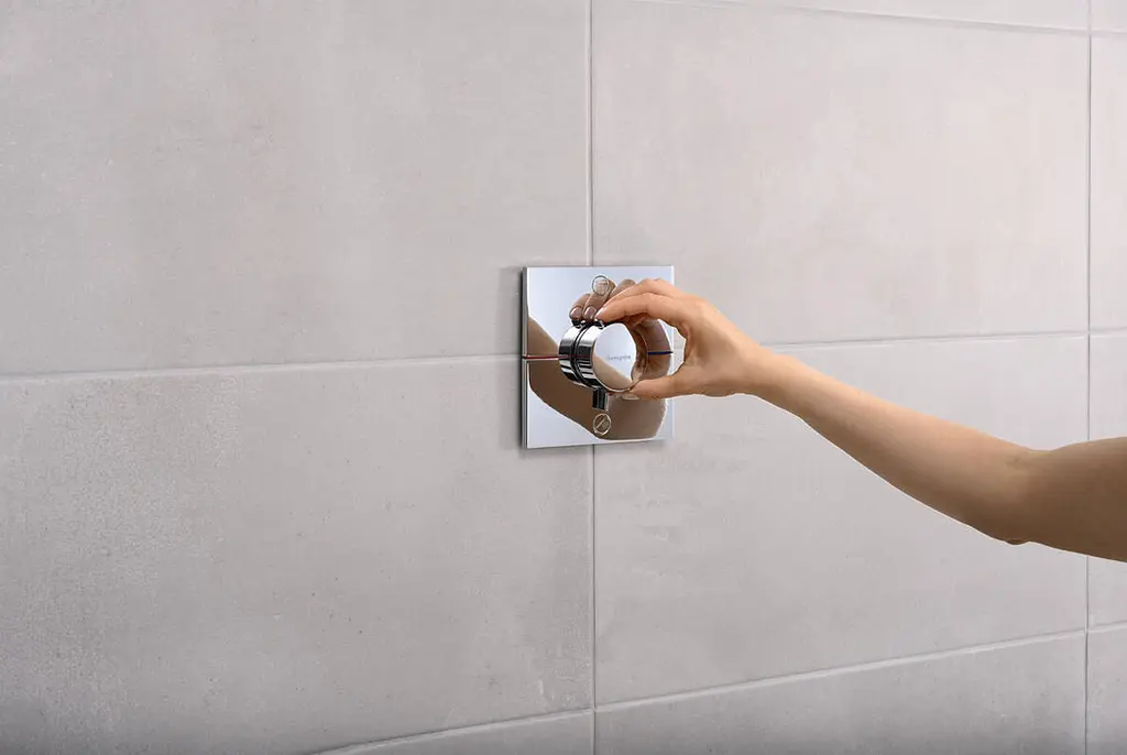 Термостат для душу Hansgrohe ShowerSelect Comfort E chrome 15572000 - фото 3