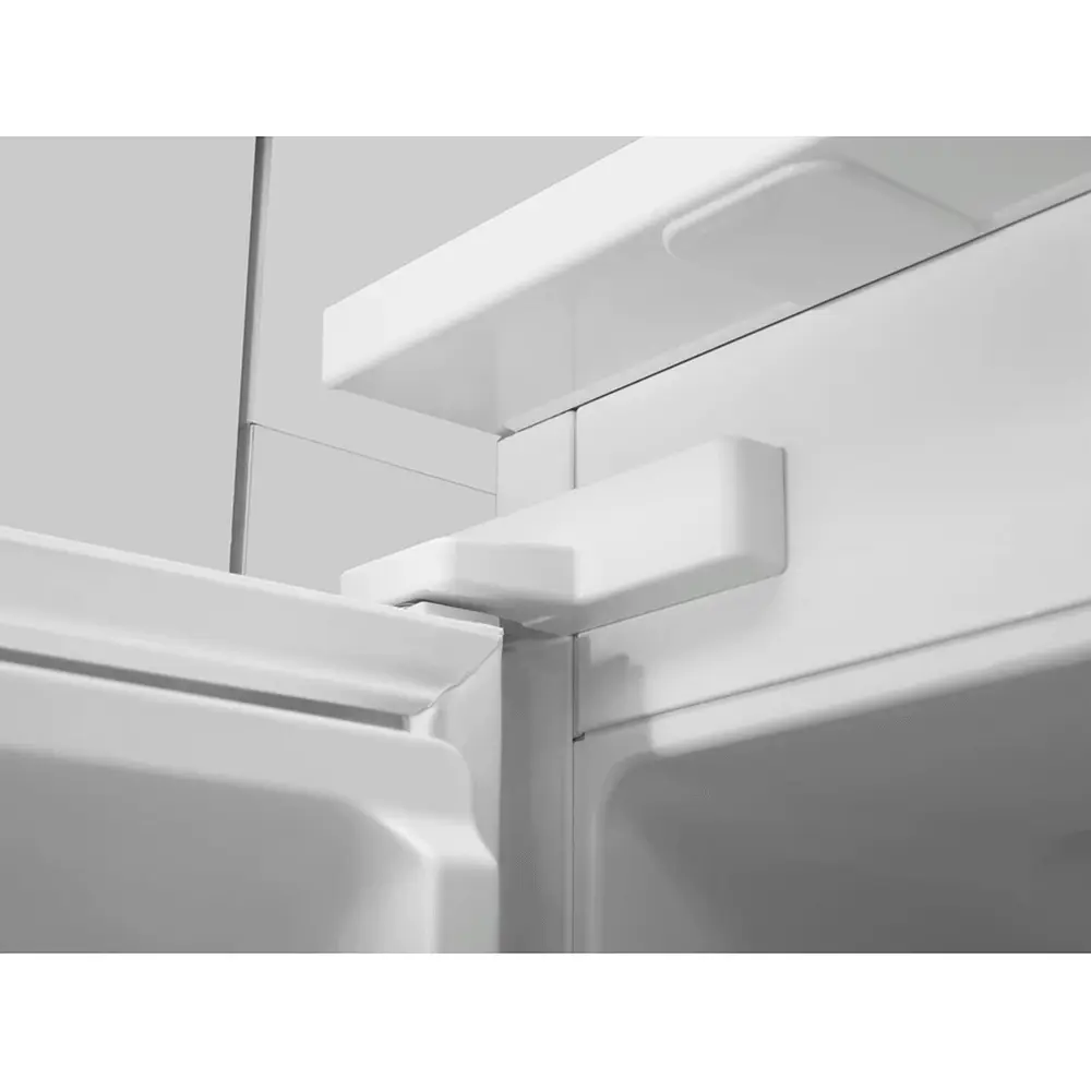 Встраиваемый холодильник Whirlpool SP40 801 EU объем 400 л - фото 11