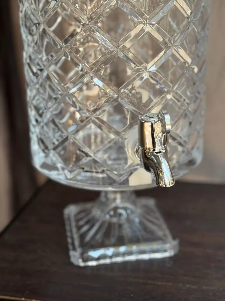 Диспенсер для напитков стеклянный на ножке с краном и крышкой KENKO KF3045-2, лимонадник с рельефным геометрическим узором - фото 6