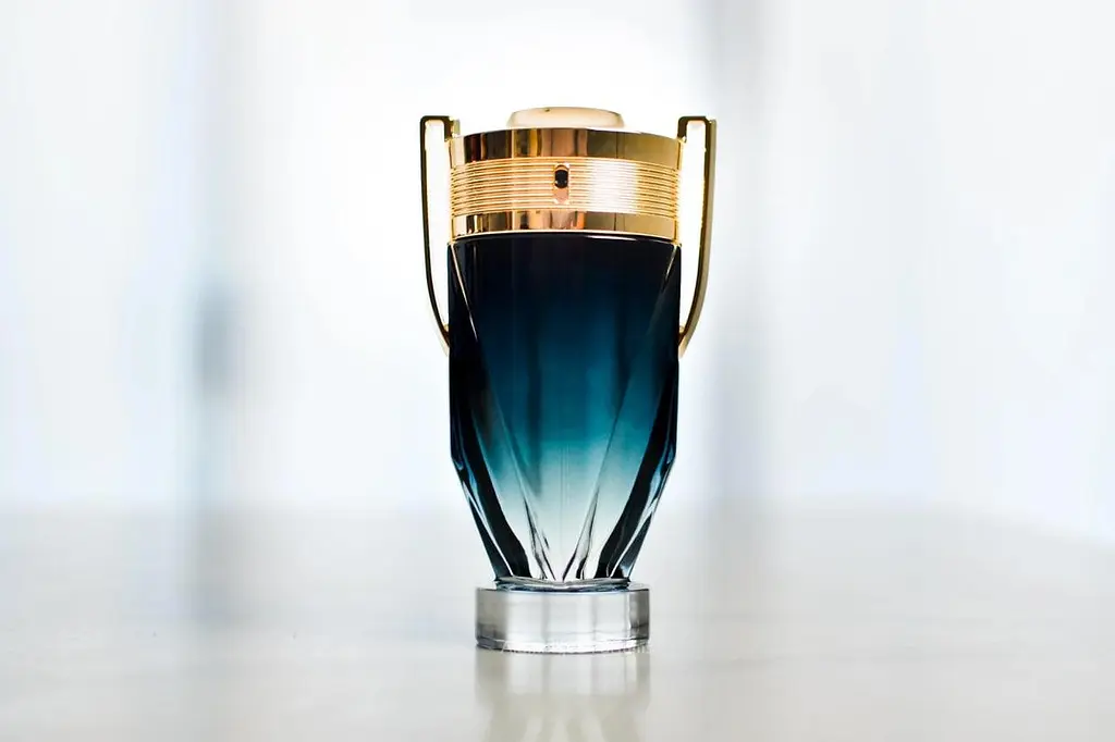Парфуми для чоловіків Paco Rabanne Invictus Parfum Духи 100 мл - фото 3