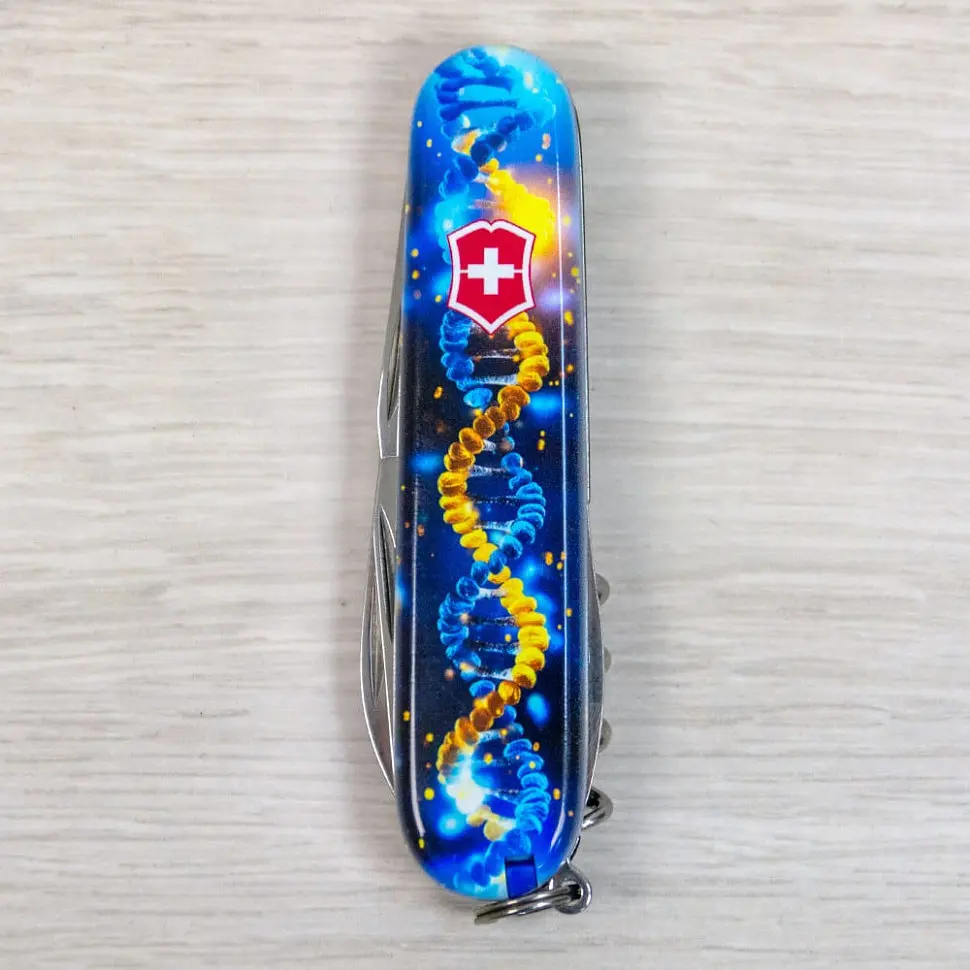 Складаний ніж Victorinox SPARTAN UKRAINE ДНК Українця 1.3603.3.T3270pw - фото 10