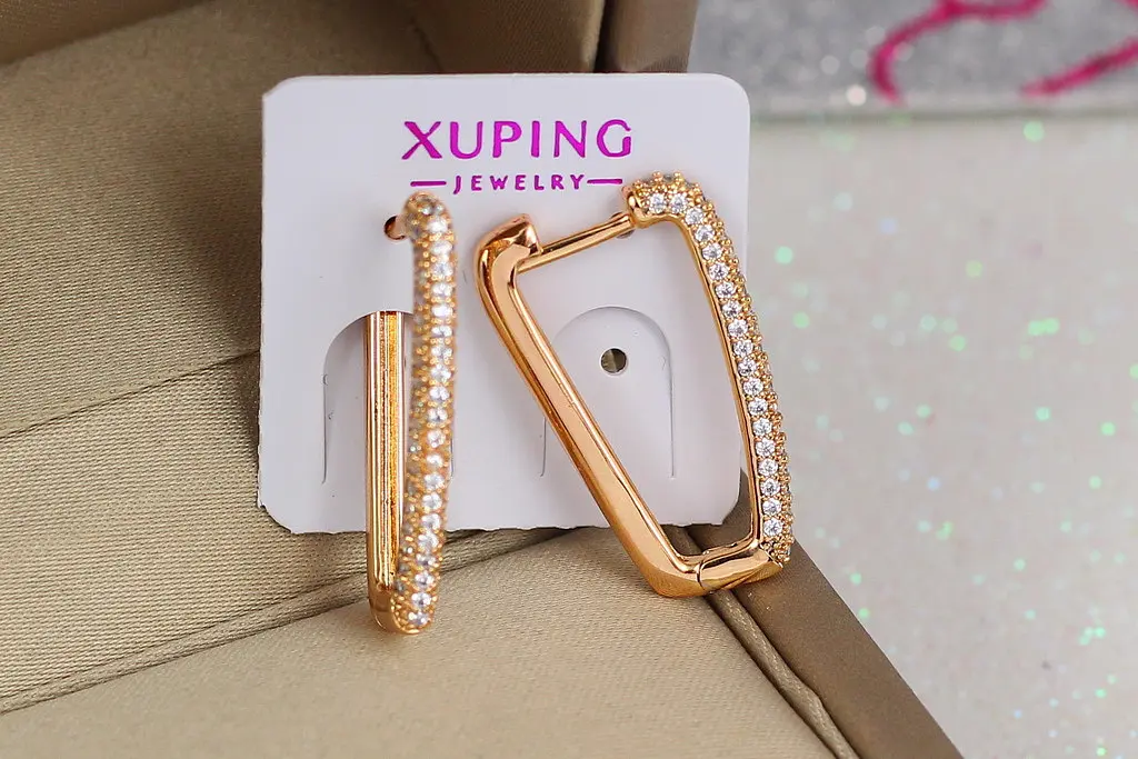 Сережки Xuping Jewelry квадратна доріжка з каменів 2.2 см золотисті - фото 2