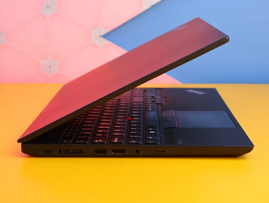 Ноутбук Lenovo ThinkPad T15 Gen 2 (20W5S0M007) Б/У - фото 3
