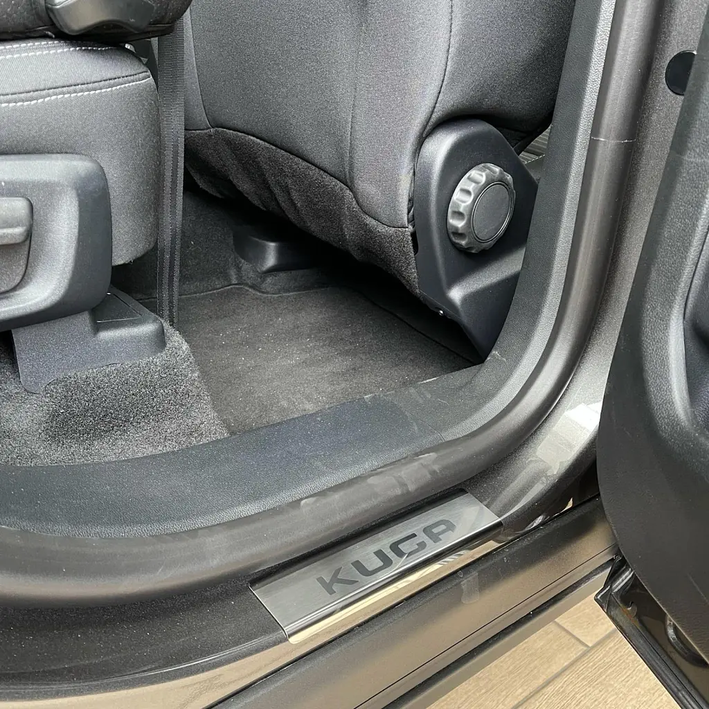 Накладки на пороги для Ford Kuga / Escape 2013-2019 Нержавіюча сталь із загином та Логотипом 4 шт (Premium P-FO24) - фото 3