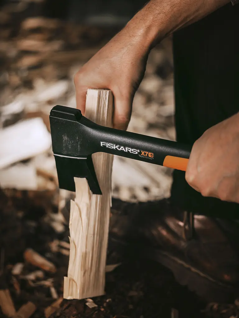 Сокира Fiskars туристична X7 35.4см 640 г (1015618) - фото 7
