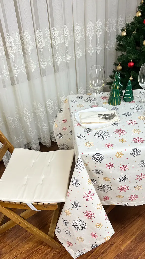 Водовідштовхувальна Скатертина новорічна з принтом Завірюха-2 170х120 см (+ 4 серветки 30х40) Бежевий - фото 2