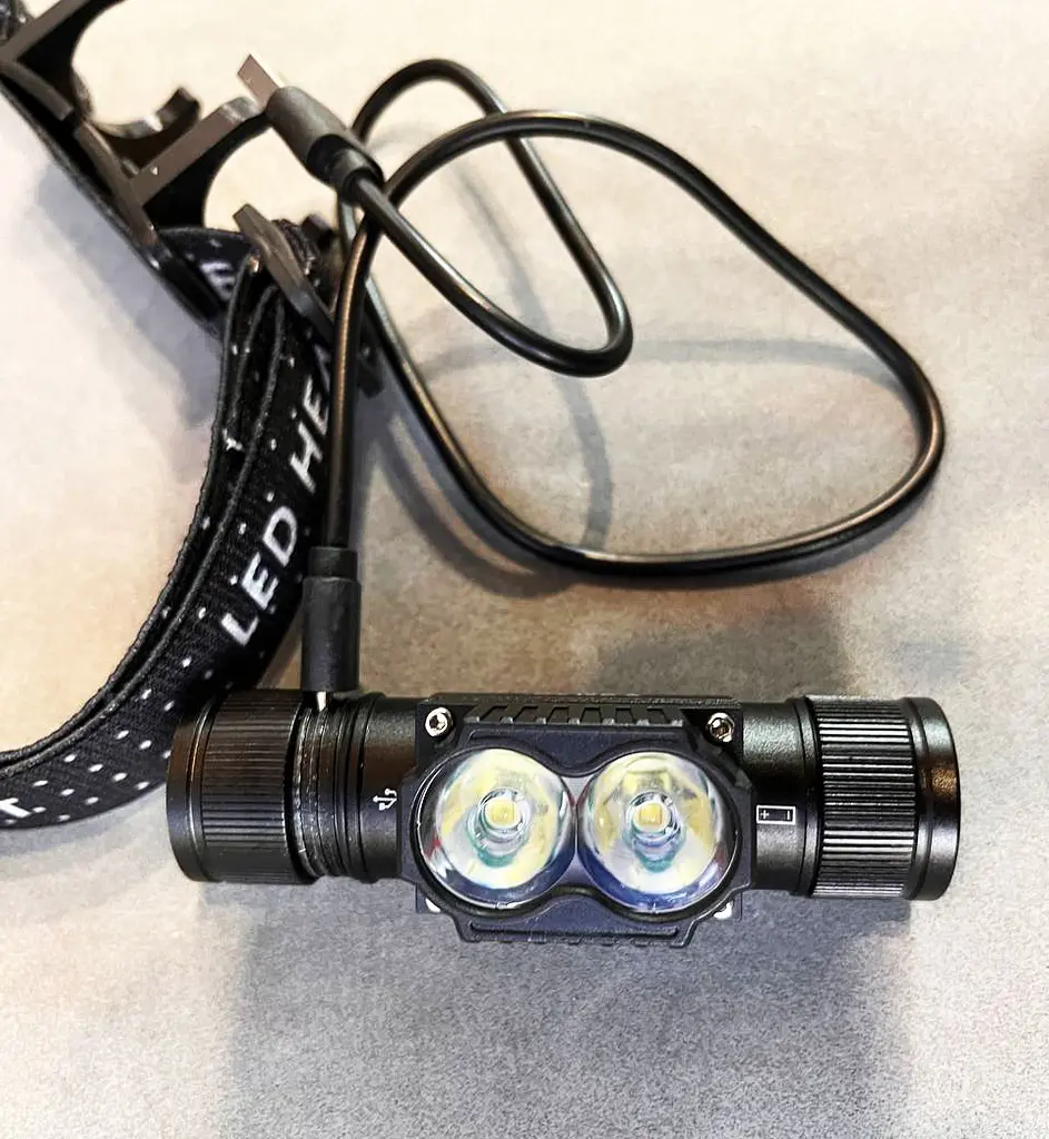 Фонарь налобный аккумуляторный X-Balog SY-5842 фонарик на голову Type-C 18650 2LED - фото 4