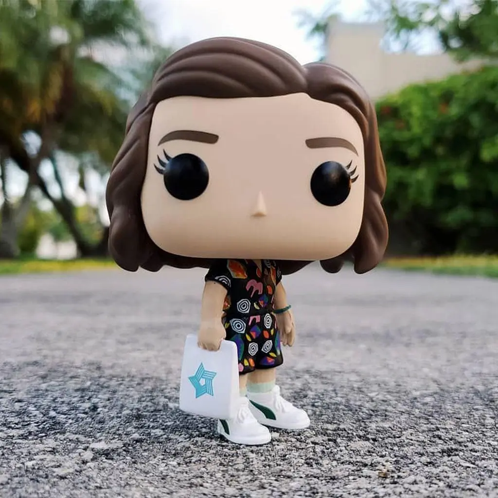 Ігрова фігурка FUNKO POP! cерії "Stranger Things" - Eleven in Mall Outfit Funko 38536 - фото 2