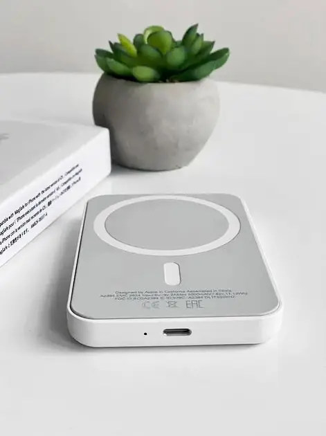 Внешний аккумулятор Battery Pack MagSafe (модель A2384) 5000mAh белый - фото 8