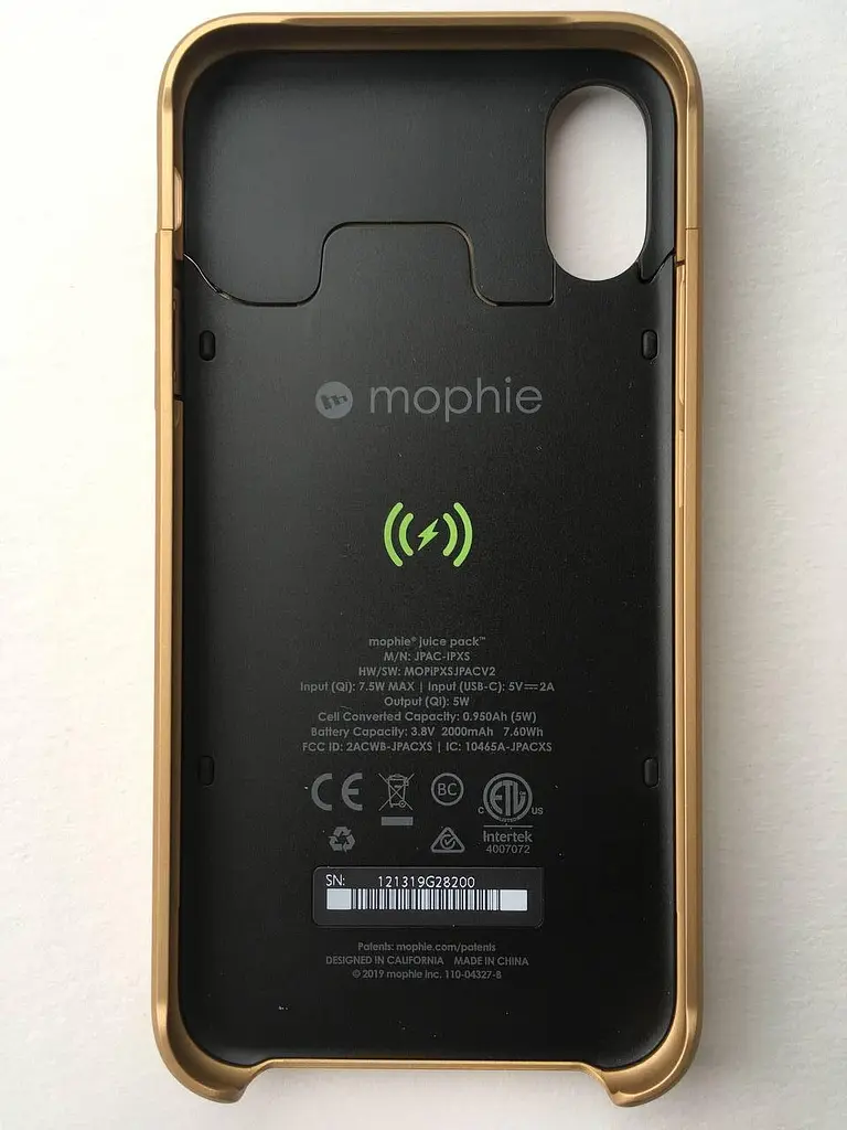 Чохол-акумулятор із бездротовою зарядкою Mophie Juice Pack Access Power Bank 2000 mAh для iPhone X/XS Gold - фото 6