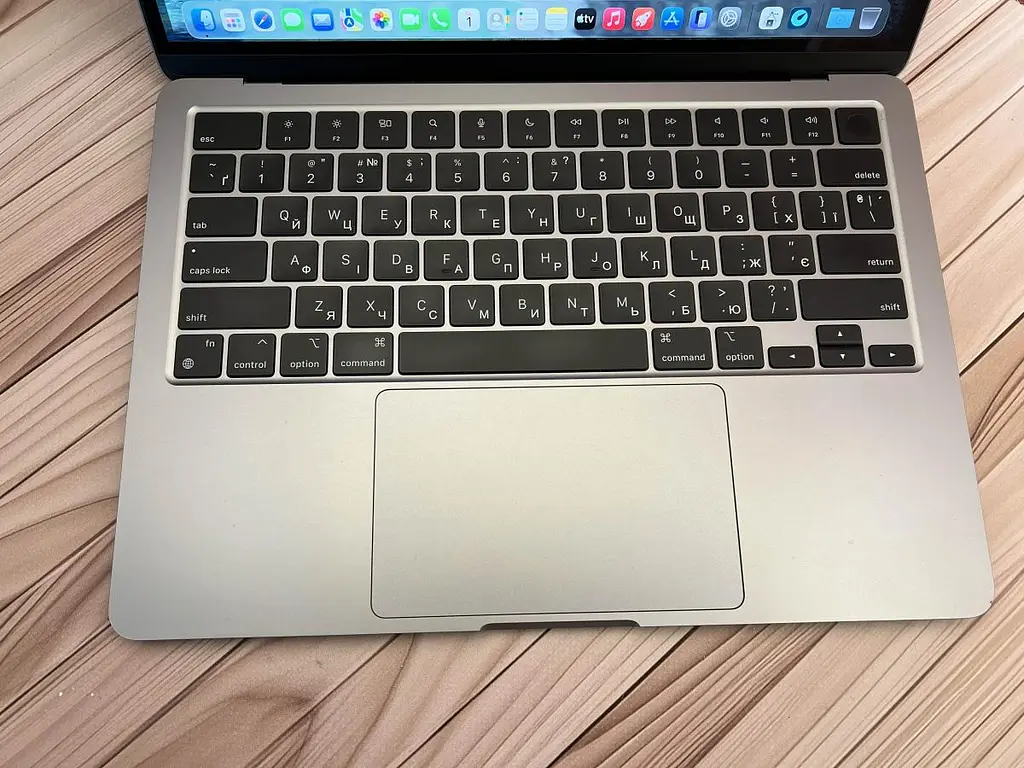 Ноутбук Apple MacBook Air 13.6" 2022 M2/24/512 (L3969K2D0Y) Б/в - фото 2
