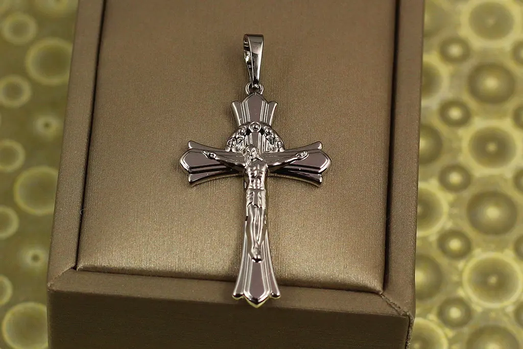 Хрестик Xuping Jewelry з розп'яттям края тюльпан 3.3 см сріблястий