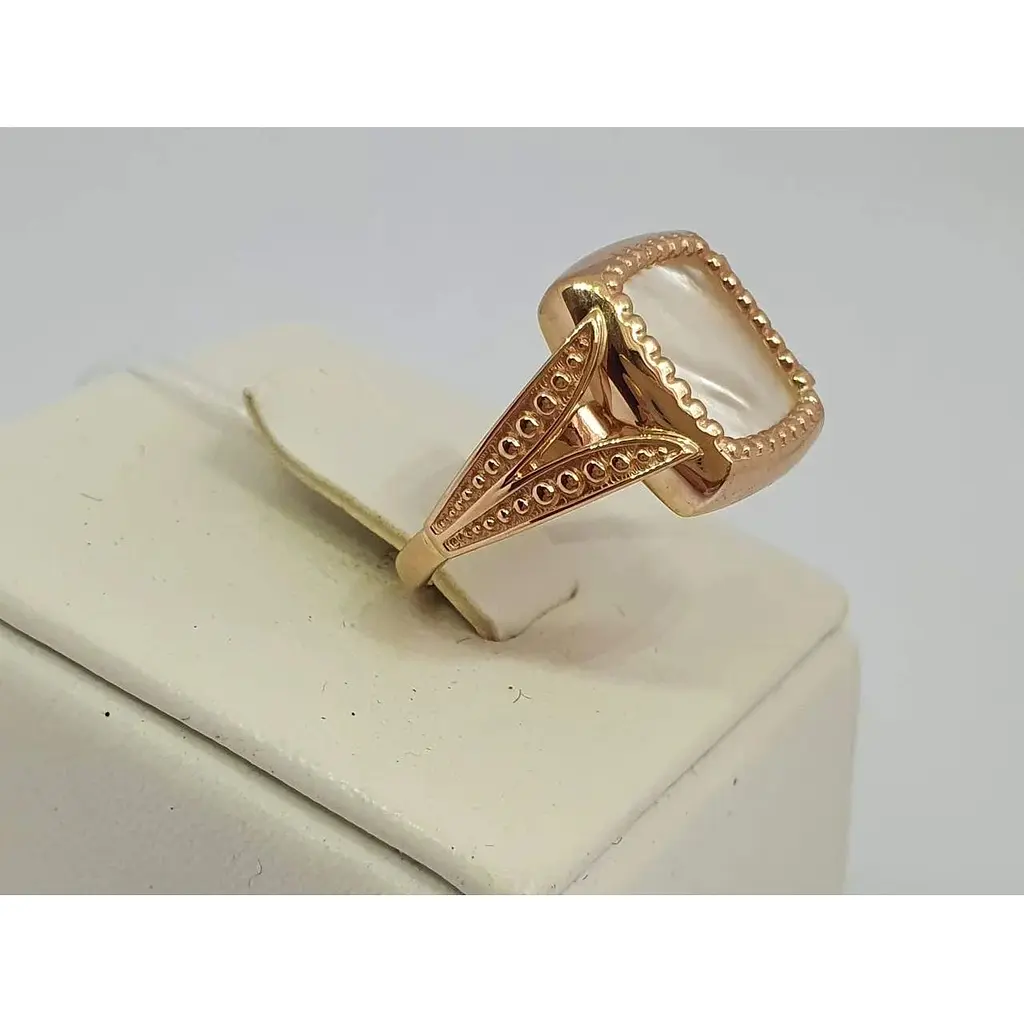 Золоте кільце Tango з перламутром. 369646 17 - фото 3