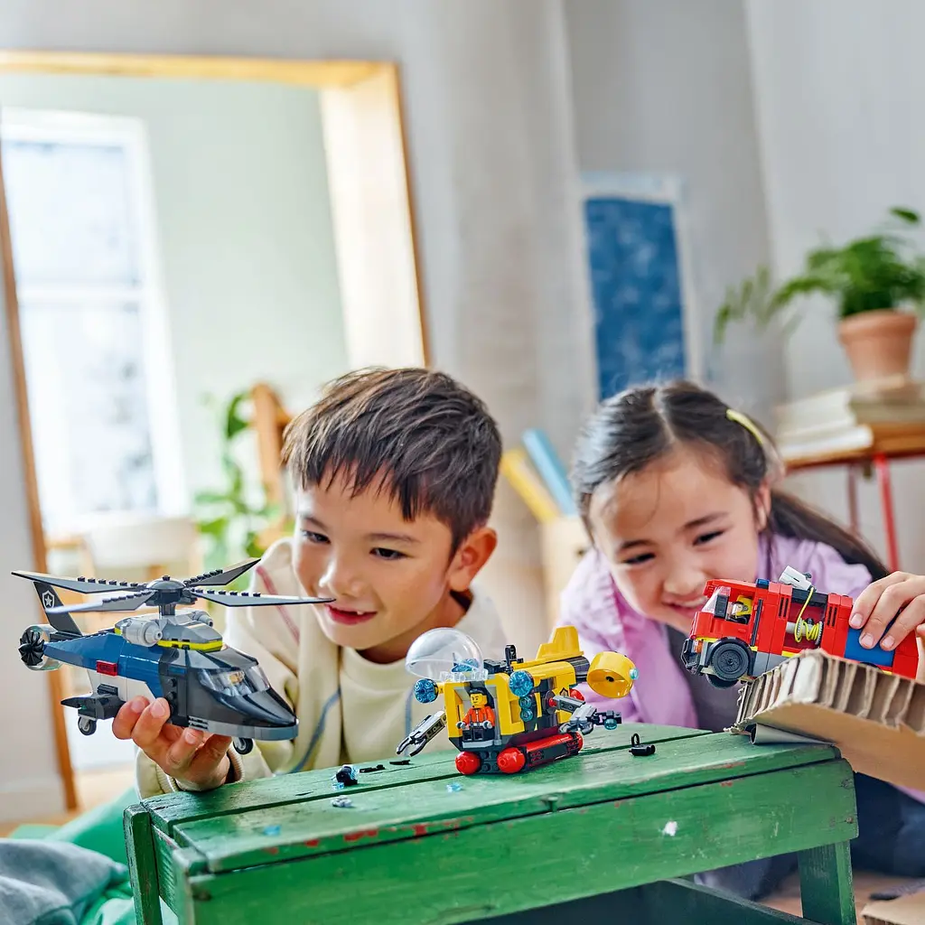 Конструктор LEGO City Ремікс вертольотів пожежних машин і підводних човнів 874 деталі (60462) - фото 7