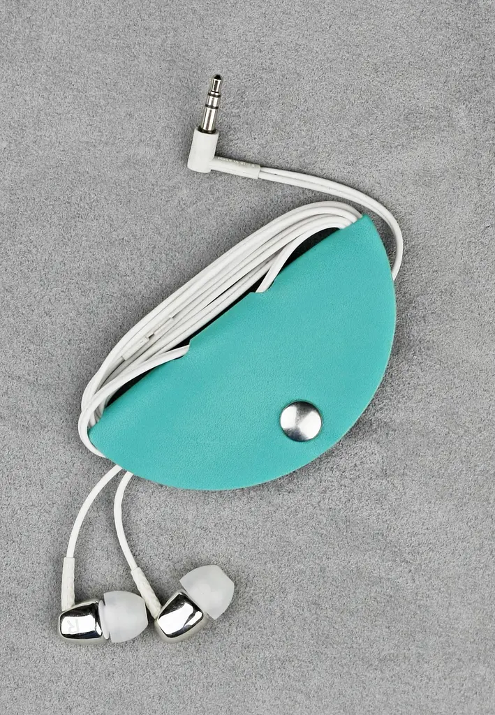 Кожаный холдер для наушников и проводов бирюзовый. - фото 2