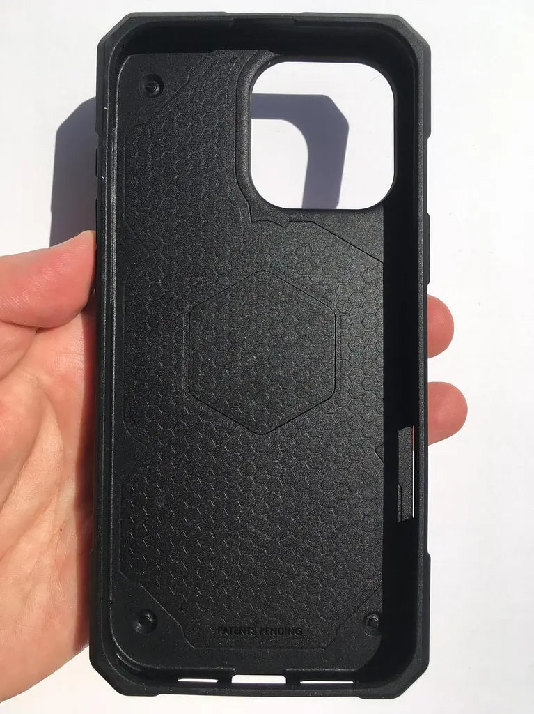 Протиударний чохол UAG Monarch Pro MagSafe для iPhone 15 Pro Max (6.7") Carbon Black 1144911F4242 - фото 8
