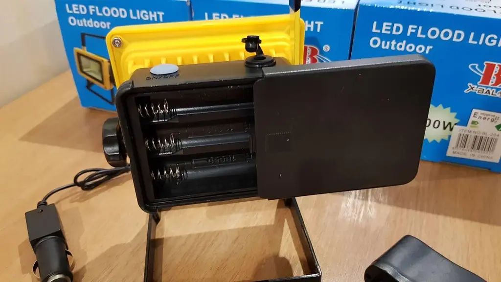 Акумуляторний LED Прожектор 30W світлодіодний ліхтар із ЗУ 12в та 220в Balong 204 - фото 6