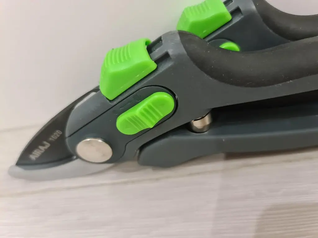 Профессиональный садовый секатор Airaj 1020 - фото 3