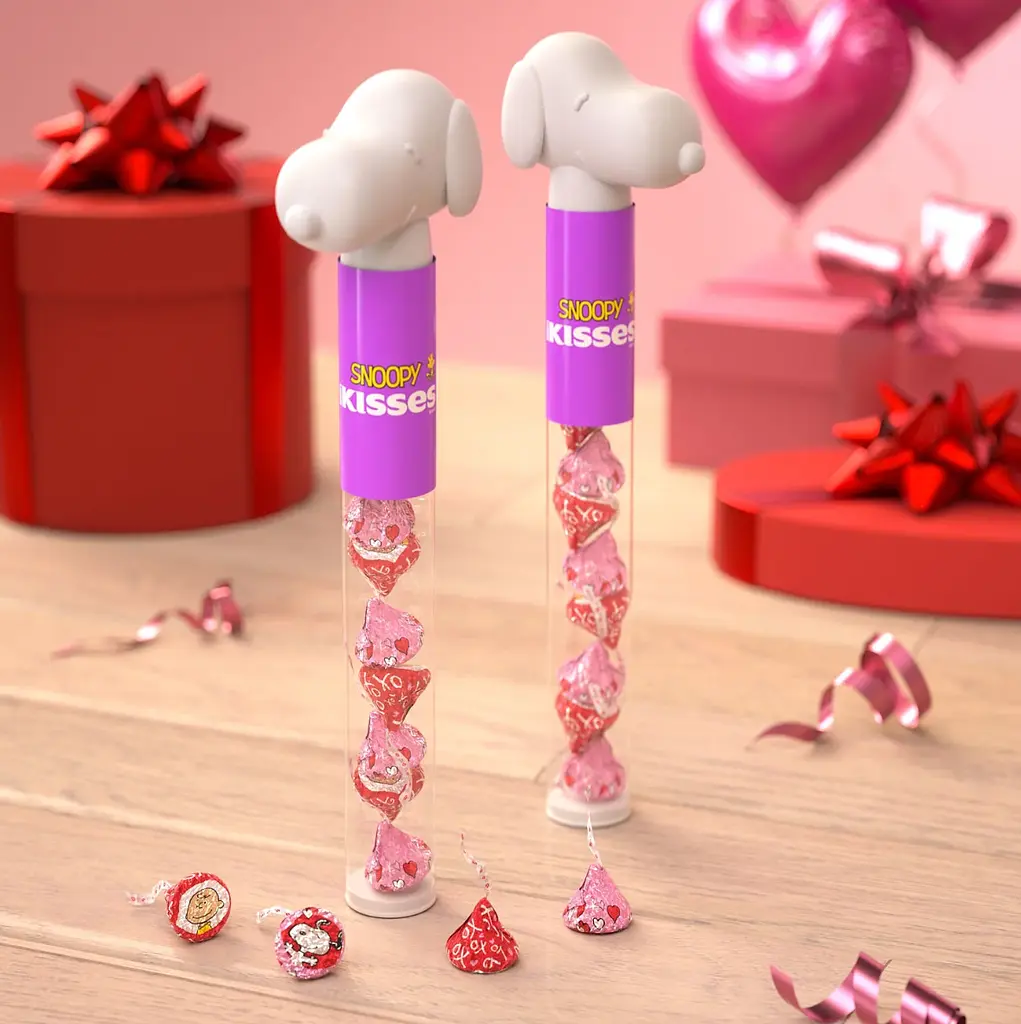 Шоколадні цукерки Hershey's Kisses Milk Chocolate Snoopy and Friends Valentine's Candy 58.9 г - фото 5