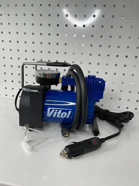 Автомобільний компресор Vitol 150psi 15Amp 40л R13-16 прикурювач (K-50) - фото 3