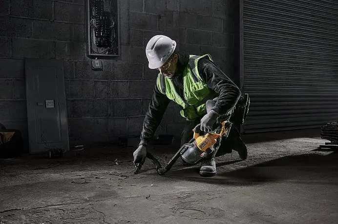 DeWALT Пилосос акумуляторний 18B XR Li-lon D318мм контейнер 0.л 217л/с 1.5кг без АКБ і ЗП - фото 4
