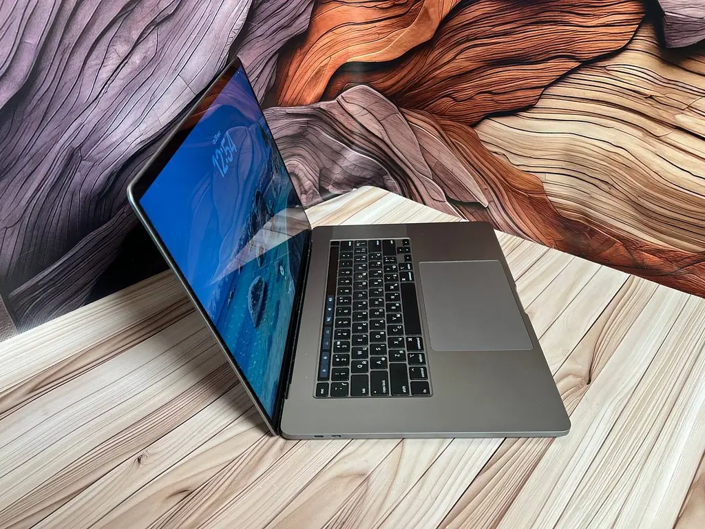 Б/в Ноутбук Apple MacBook Pro 16" 2019 i9-9880H/32/1TB (C02C7B6GMD6T) - фото 4