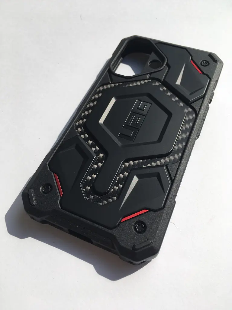 Чохол протиударний UAG Monarch Pro MagSafe для iPhone 16 Carbon Fiber Red 11449311F4242 - фото 2