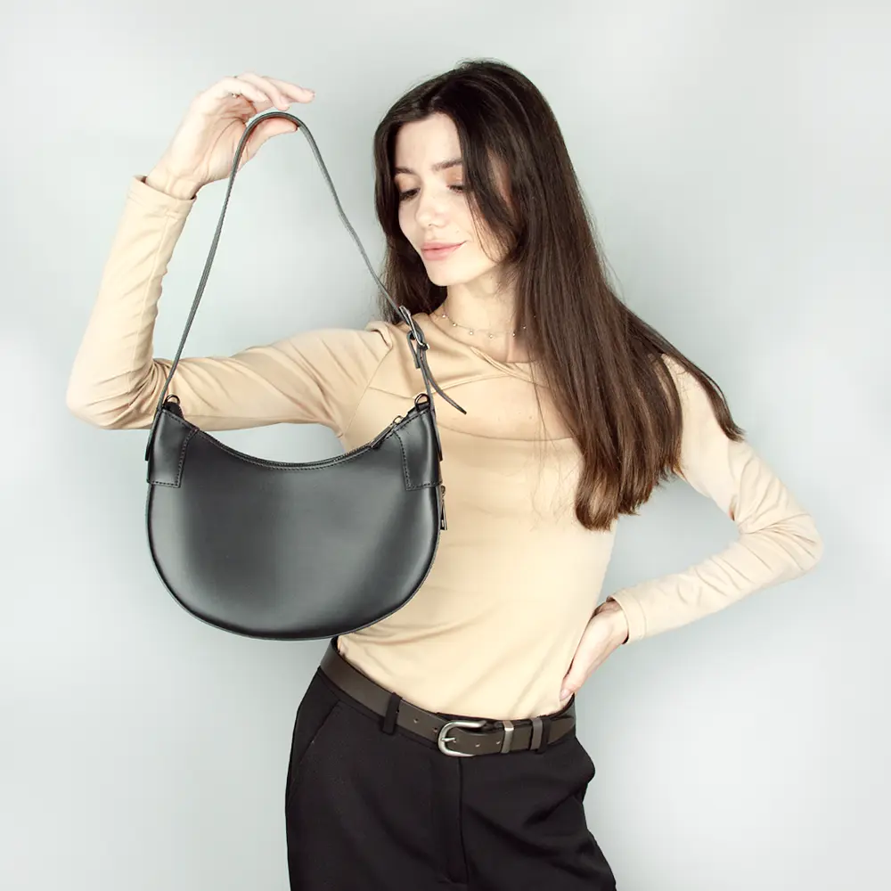 Сумка шкіряна жіноча Virginia Conti 03839 чорна півмісяць - фото 2