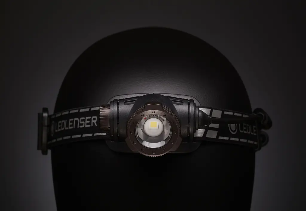 Налобний ліхтар Ledlenser H7R Signature заряджається 1200/700/15 - фото 6