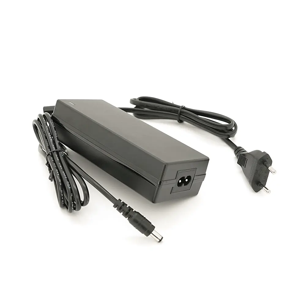 Зарядна станція Optonica B400-A1. Ємність 320Wt/h, Потужність 400Вт. Out:2xAC230, 2хDC13.3V/10A, USB-3x5V/2.4A, Type-C 60W(PD), 237х195х190мм. 5.9кг - фото 3