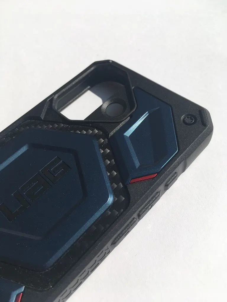 Чохол протиударний UAG Monarch Pro MagSafe для iPhone 17 Carbon Fiber Mallard 114516115542 - фото 8
