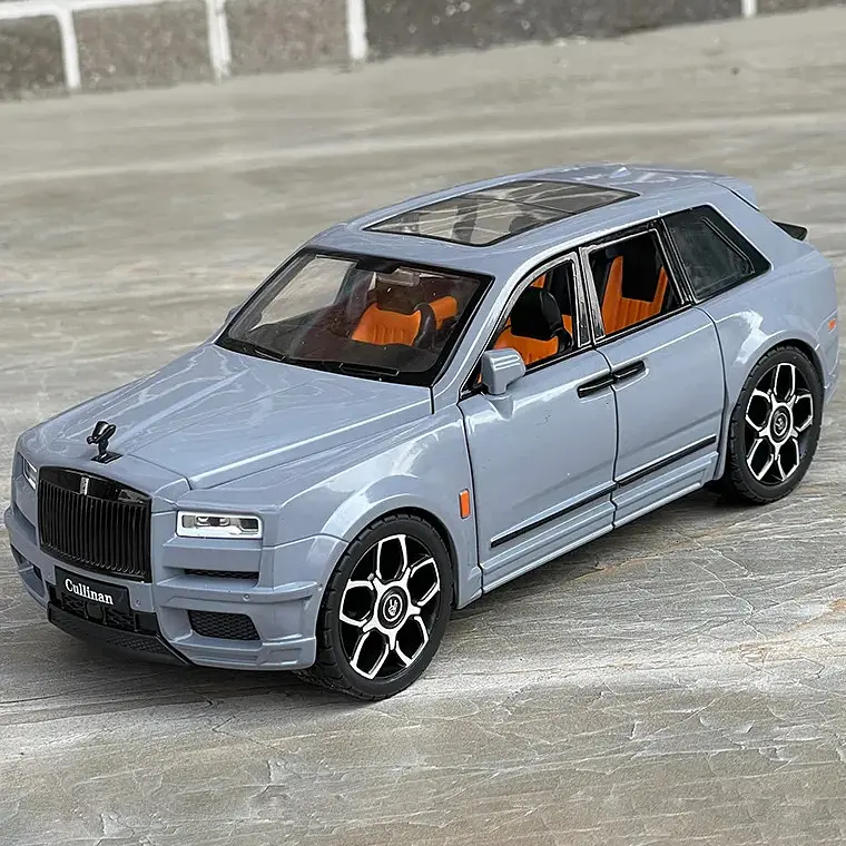 Колекційна металева модель автомобіля АвтоЕксперт Rolls-Royce Cullinan з інерцією, світлом та звуком 1:24 - фото 2