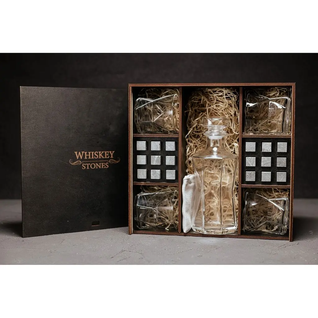 Подарунковий набір Whiskey Stones камені для віскі в дерев'яному пеналі №8 + декантер і 4 склянки Rocco Cassiopea + щипці + мішечок - фото 2