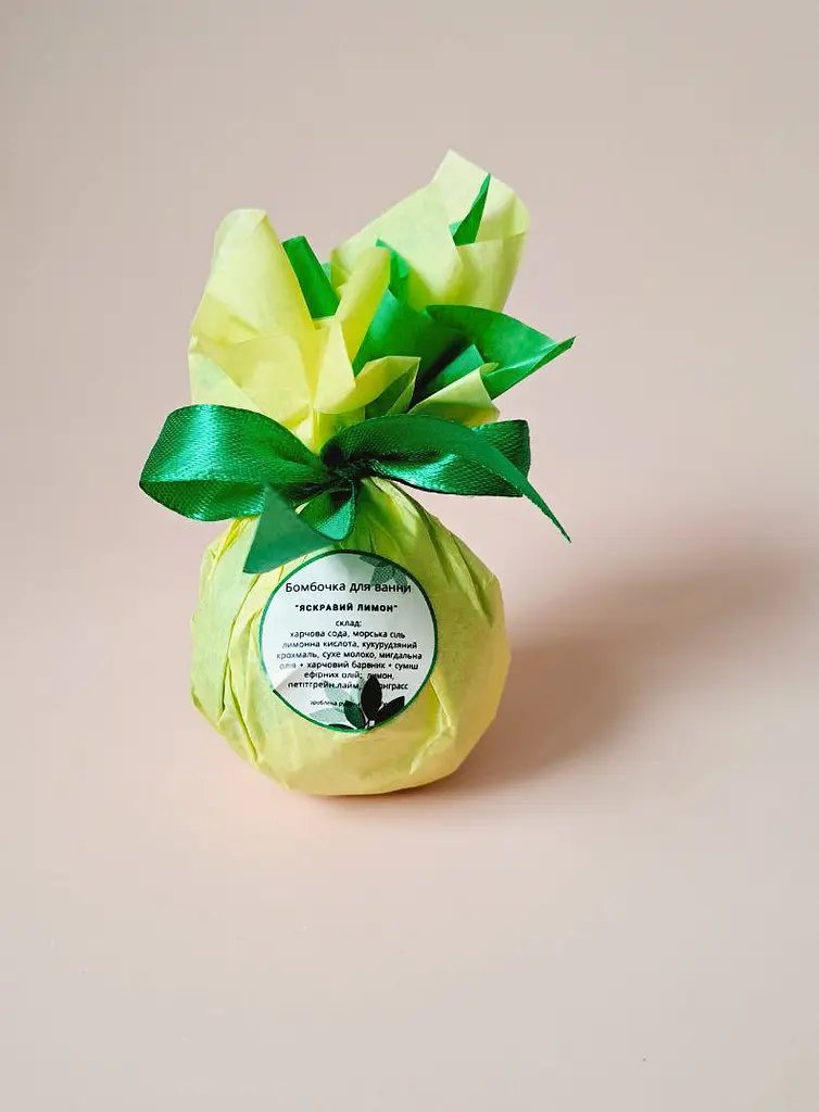 Бомбочка-гейзер для ванни Svich Shop Iren Osadcha Яскрава нота лимона 75 г - фото 2