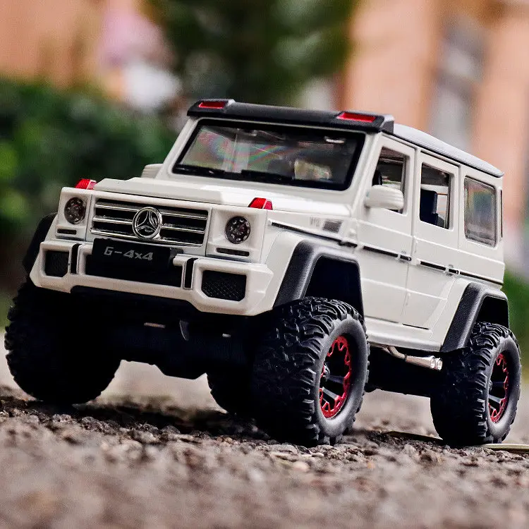 Колекційна металева модель автомобіля АвтоЕксперт Mercedes-Benz G500 4x4 з інерцією, світлом та звуком 1:24 - фото 4