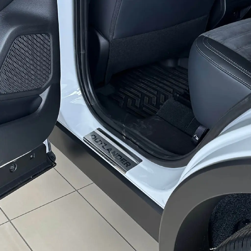 Накладки на пороги для Mitsubishi Outlander IV 2021- Нержавіюча сталь із загином та Логотипом 4 шт (P-MI20) - фото 5