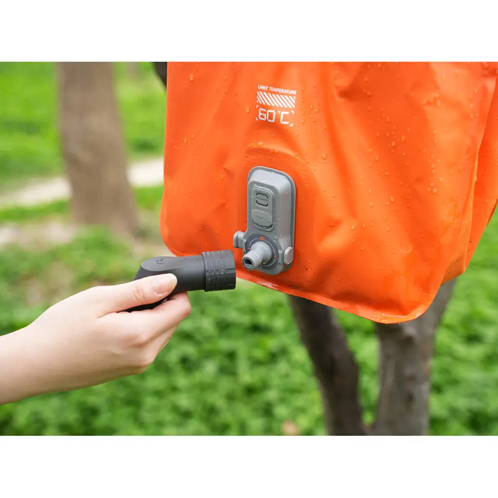 Душ портативний із ємністю та насосом Flextail Tiny Shower Bag, 20л, помаранчевий - фото 5