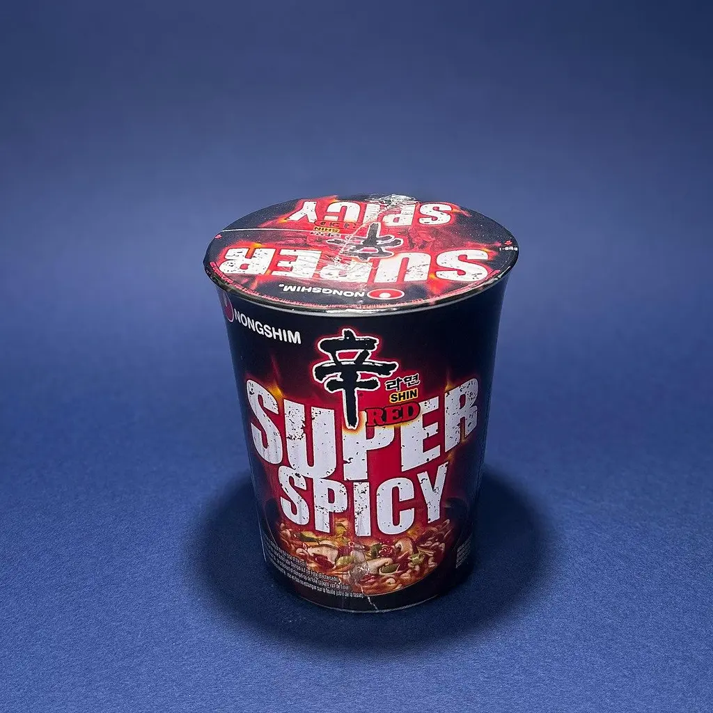 Лапша быстрого приготовления в стаканчике Shin Red Super Spicy Nongshim 68 г