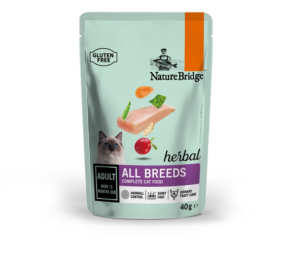 Сухий корм для котів NatureBridge Herbal з куркою, 40 г