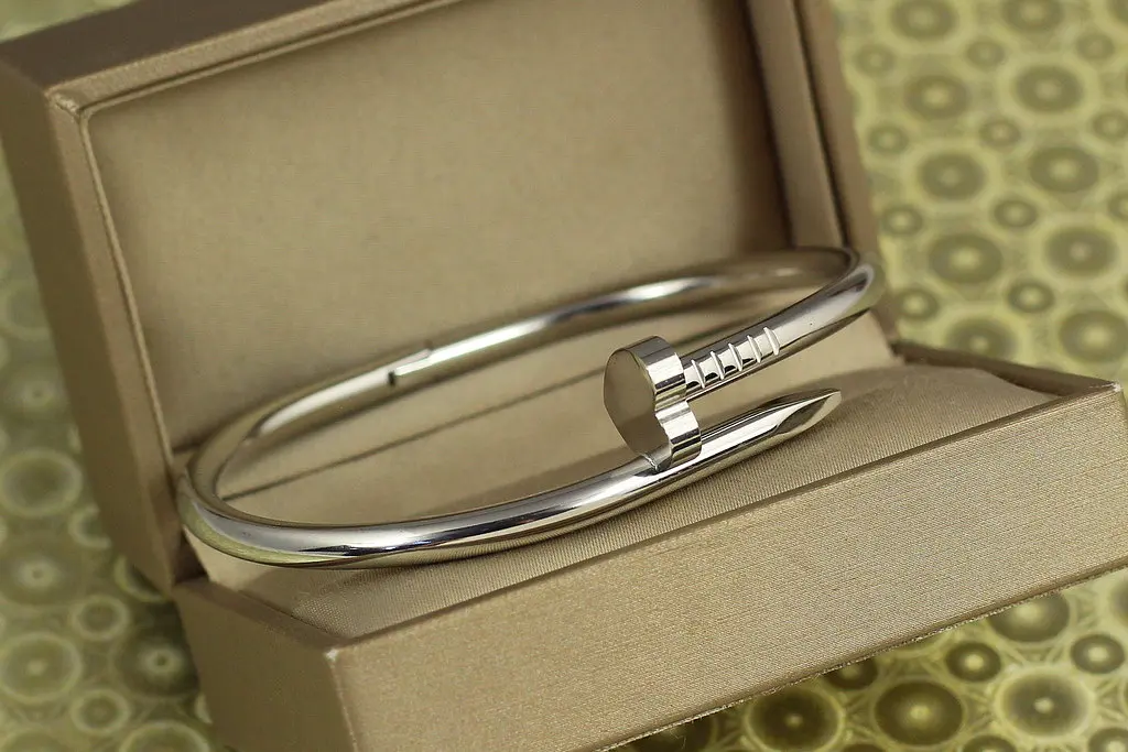 Браслет бенгл Stainless steel цвях Heart shape 60 мм на руку від 17 см до 19 см сріблястий - фото 3