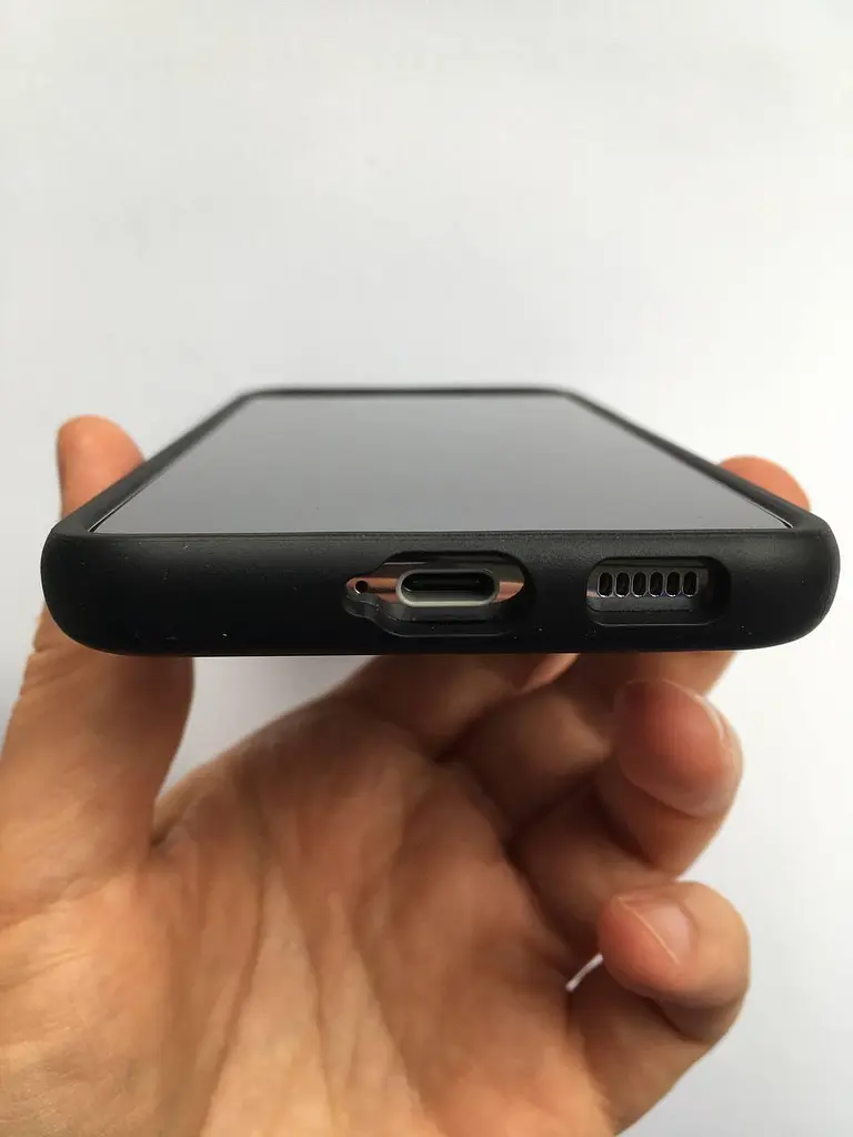 Протиударний чохол Gear4 Denali для Samsung Galaxy S22 5G (6.1") Black - фото 5