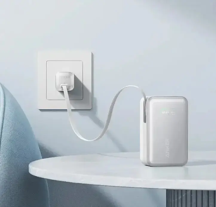 Зовнішній акумулятор Anker Nano 10000mAh 45W Built-In USB-C Cables білий (A1638H21) - фото 5