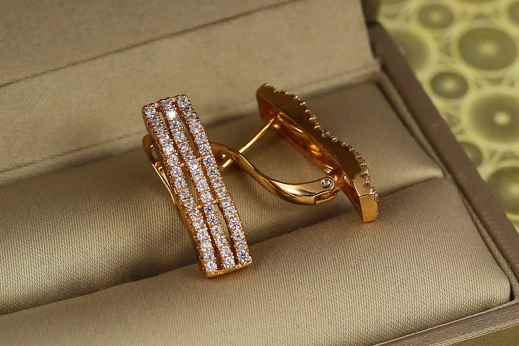 Сережки Xuping Jewelry шезлонг 2 см золотисті - фото 2
