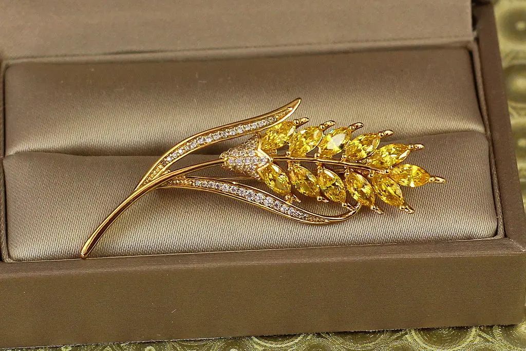 Брошка Xuping Jewelry колосок 5 см лимонна