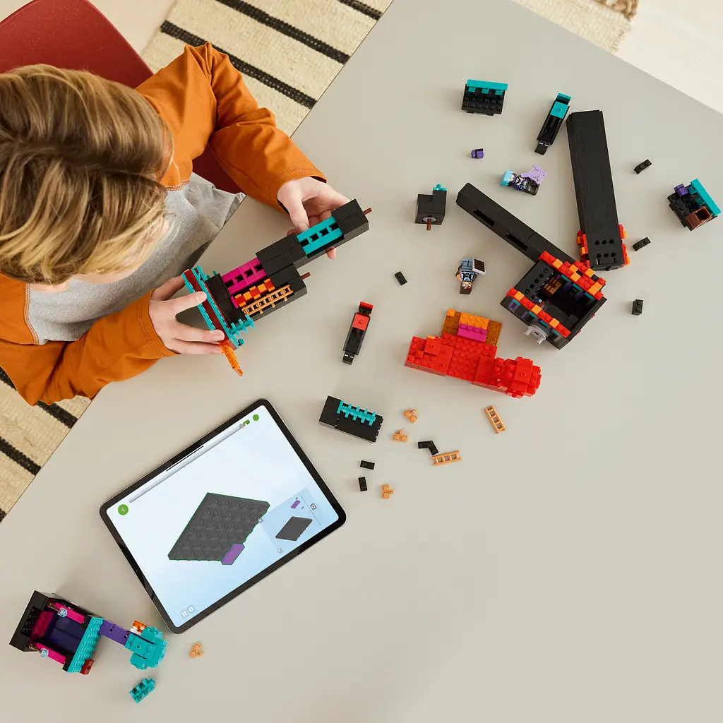 Конструктор LEGO Minecraft Башня странника Края 867 деталей (21279) - фото 10