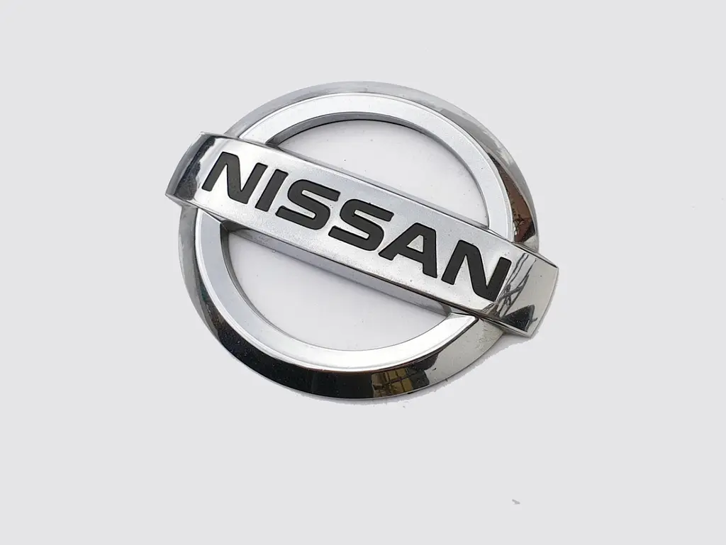 Емблема решітки задня для Nissan Хром 128х108 мм Пластик на скотчі (Завод) - фото 4