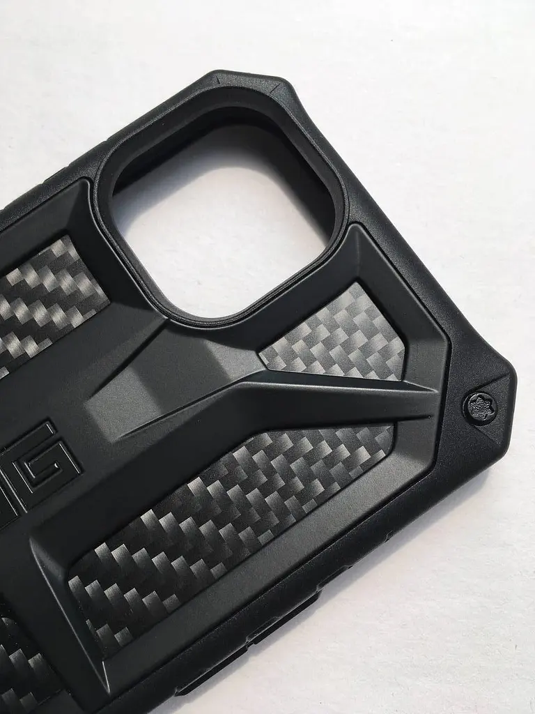 Оригінальний протиударний чохол UAG Monarch для iPhone 13 \| 14 (6.1") Black Carbon (113171114242) - фото 6