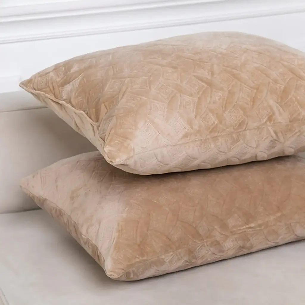 Подушка декоративная ТЕП VELOUR 50x70 см золотой беж. - фото 2
