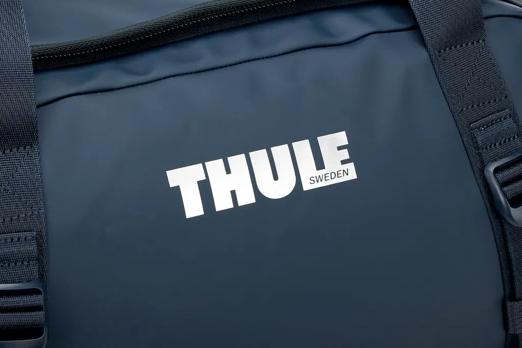 Спортивная сумка Thule Chasm Duffel 40L (Darkest Blue) 3205590 (TH 3205590) - фото 11